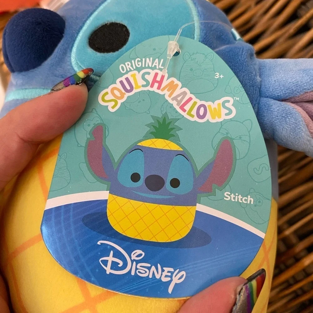 Lilo and Stitch Squishmallow - Picture 3 of 4